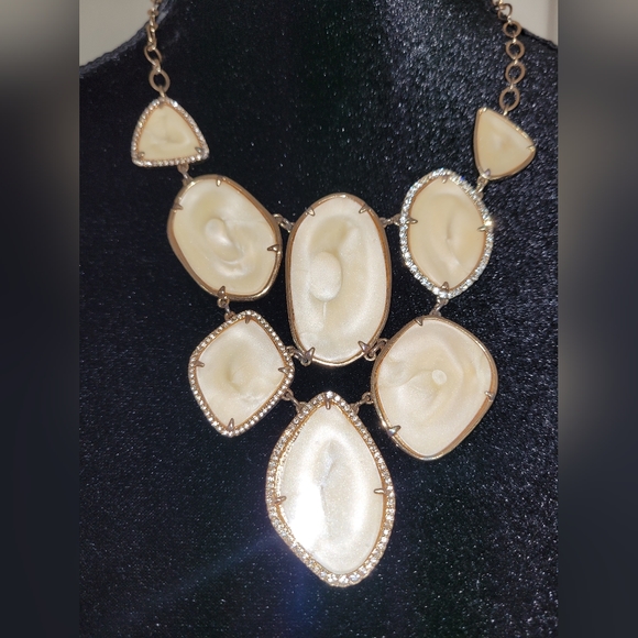 Stella & Dot Fiona Bib Necklace - Picture 2 of 9